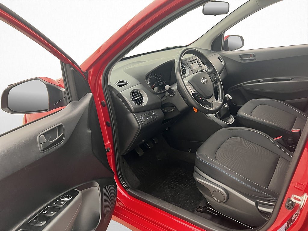 Vehicle Image 10