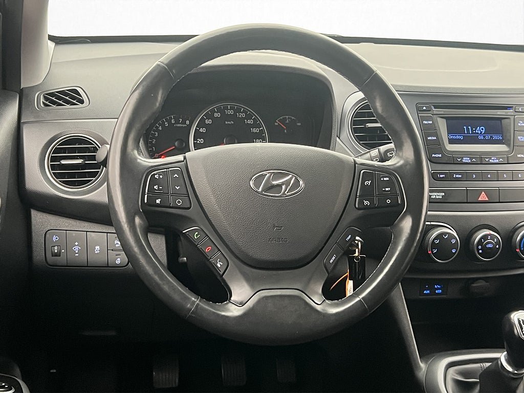Vehicle Image 11