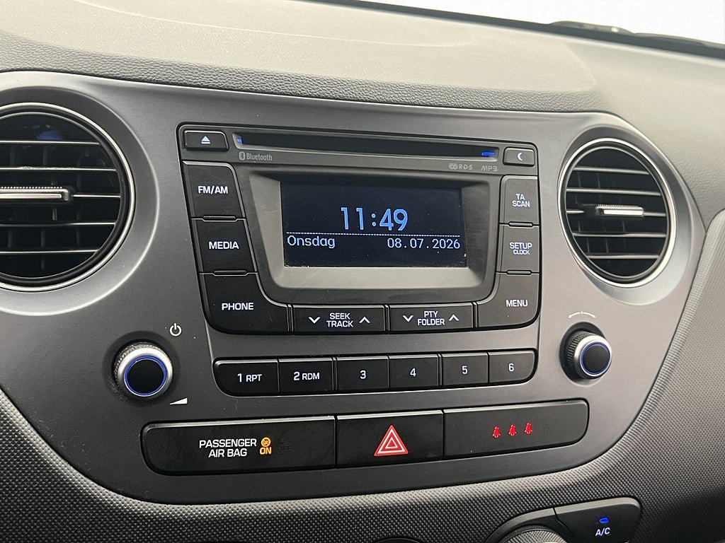 Vehicle Image 15