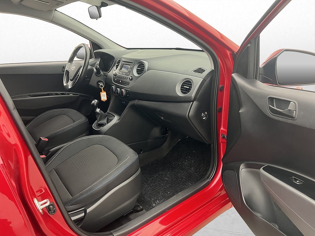 Vehicle Image 17