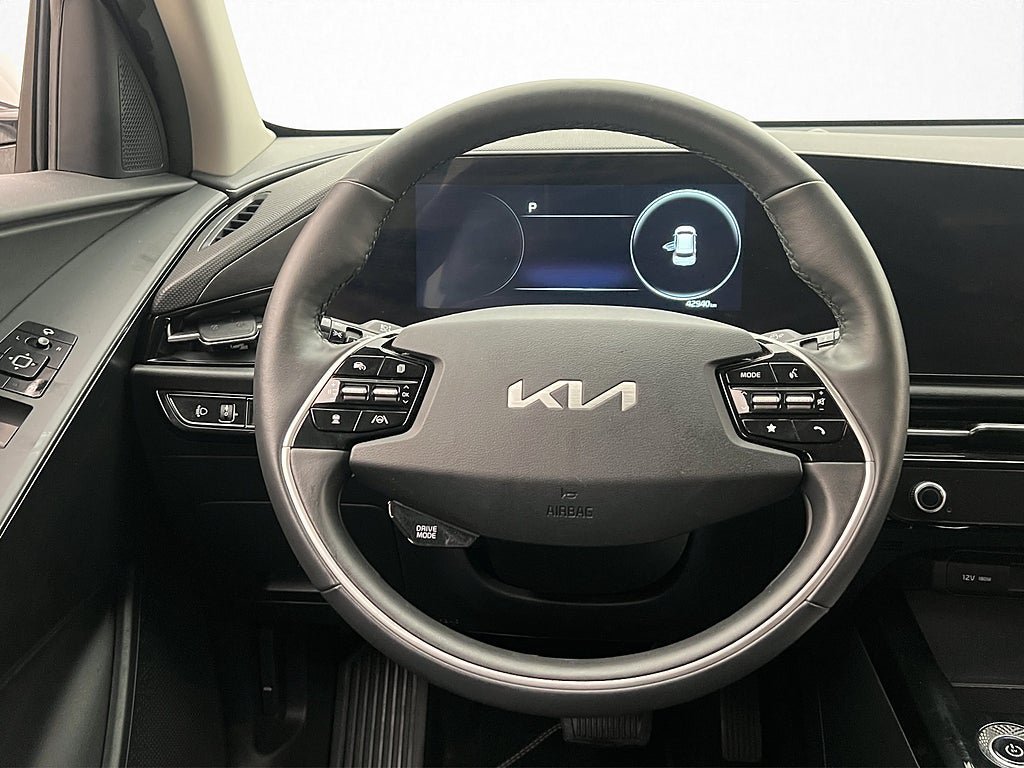 Vehicle Image 16