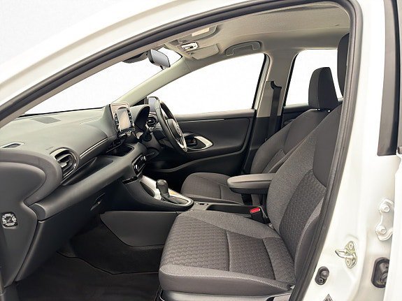 Vehicle Image 10