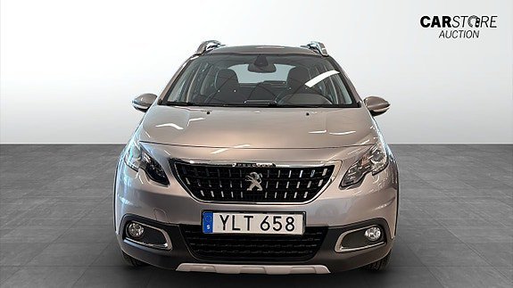 Vehicle Image 8