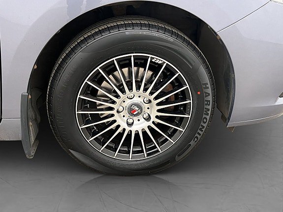 Vehicle Image 23