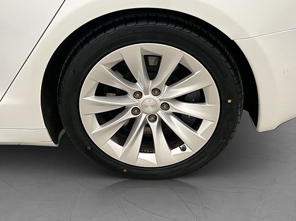 Vehicle Image 35