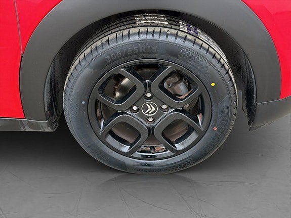 Vehicle Image 13