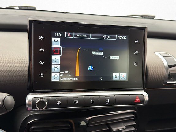 Vehicle Image 26