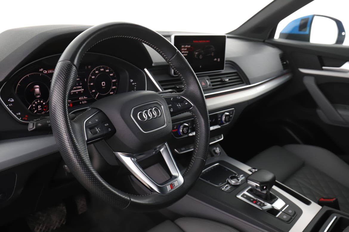 Vehicle Image 12