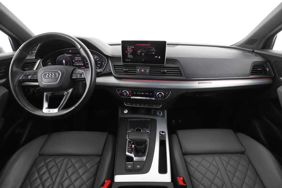 Vehicle Image 13