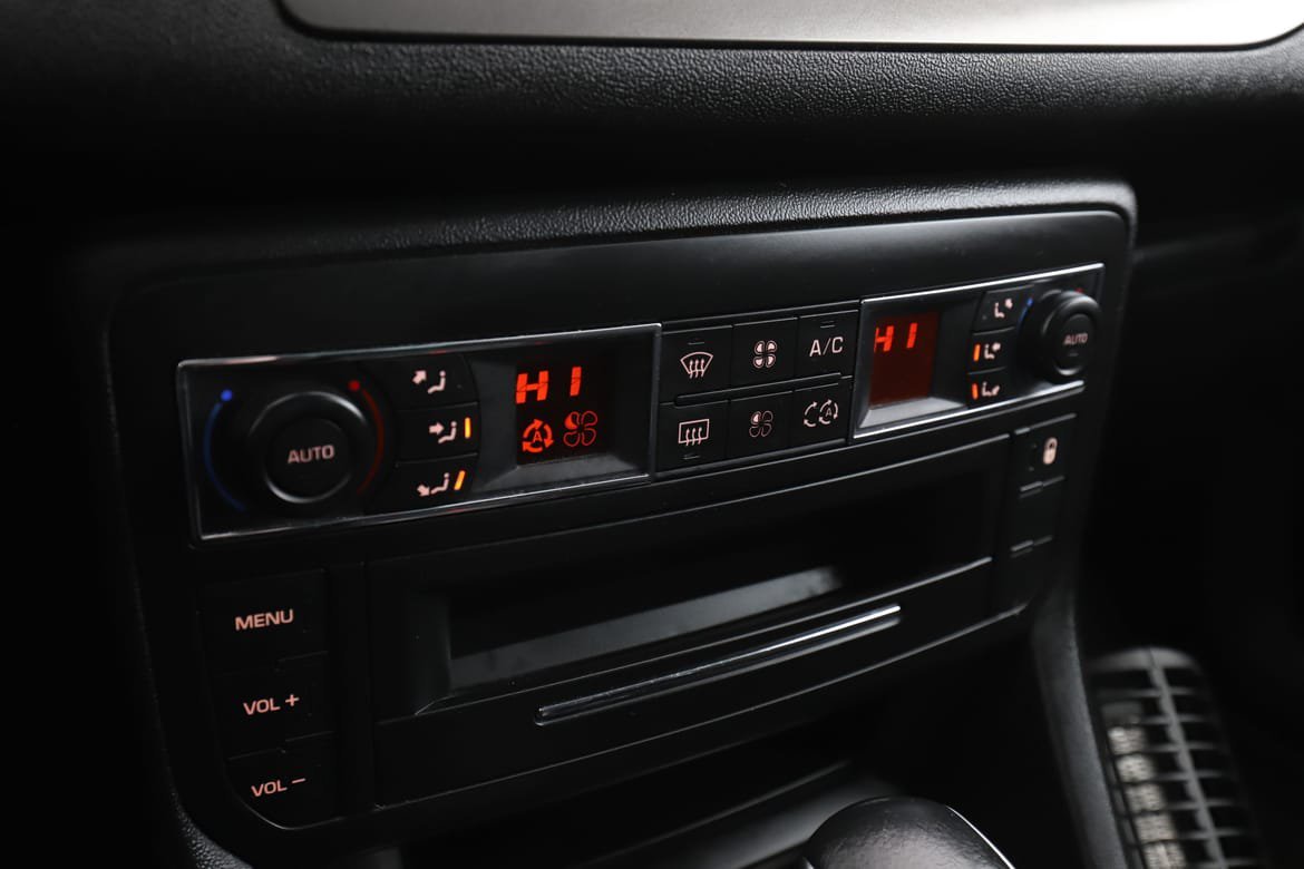 Vehicle Image 24