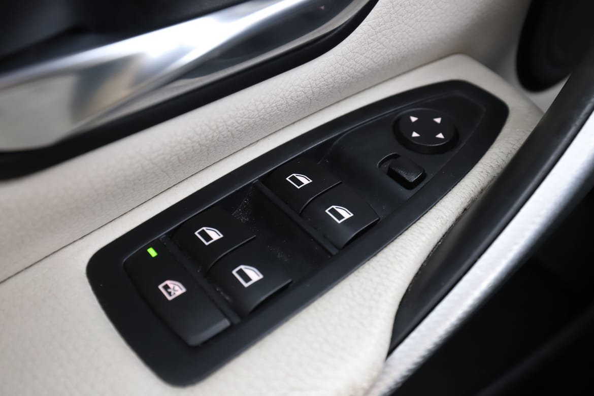 Vehicle Image 35