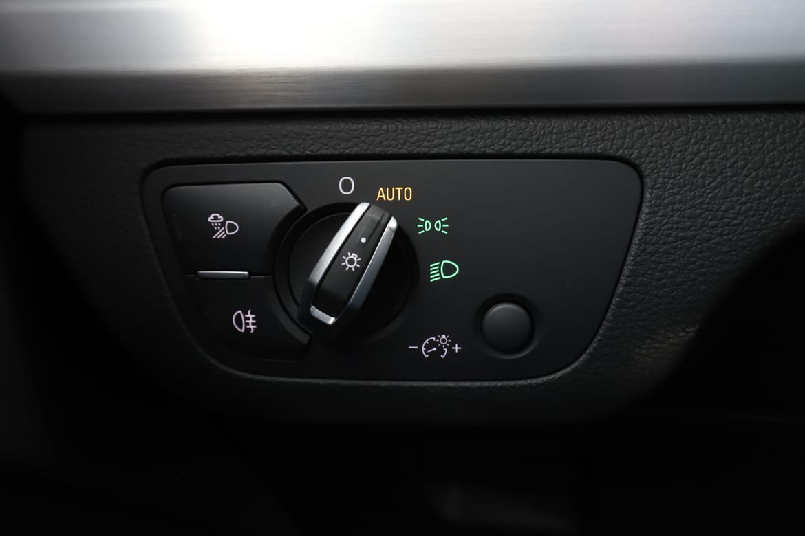 Vehicle Image 38