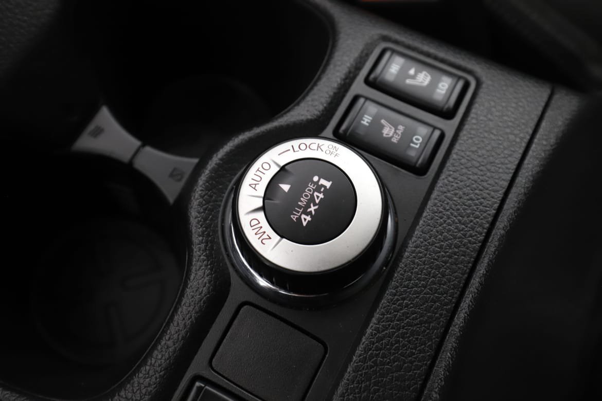 Vehicle Image 25