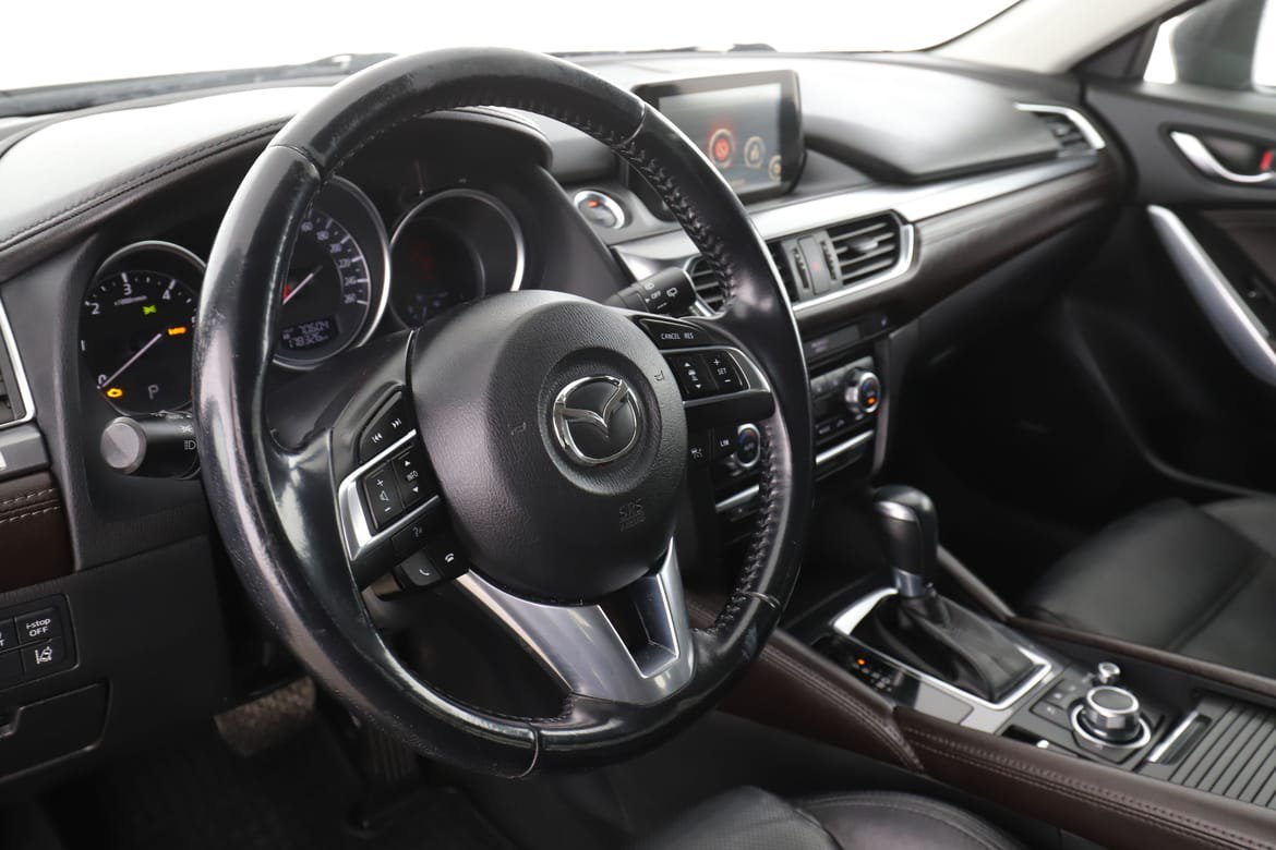 Vehicle Image 12