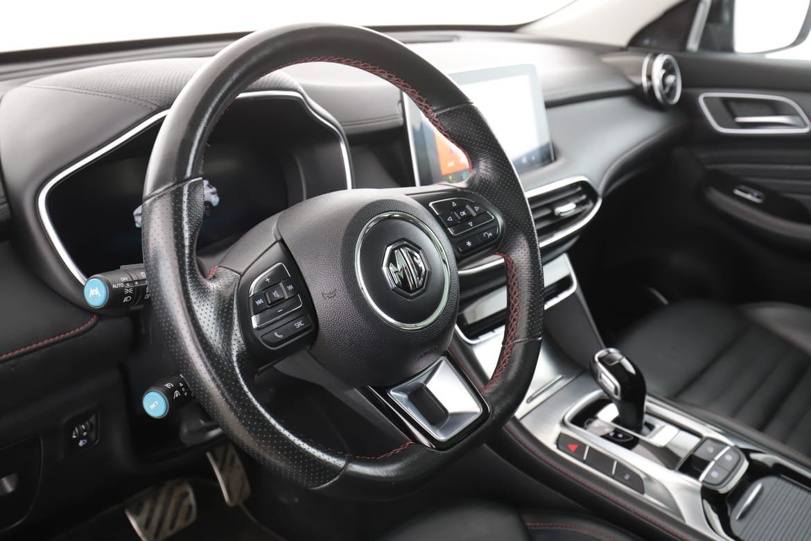 Vehicle Image 12