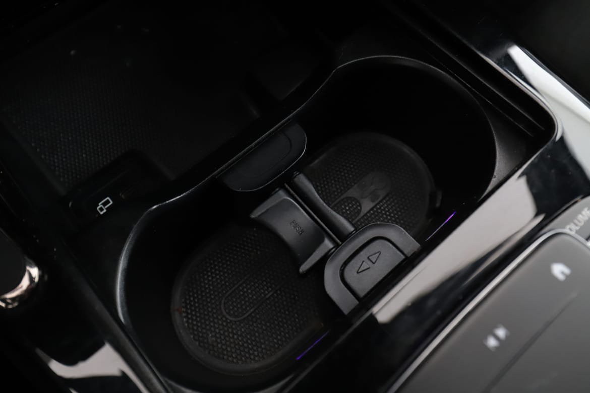Vehicle Image 42