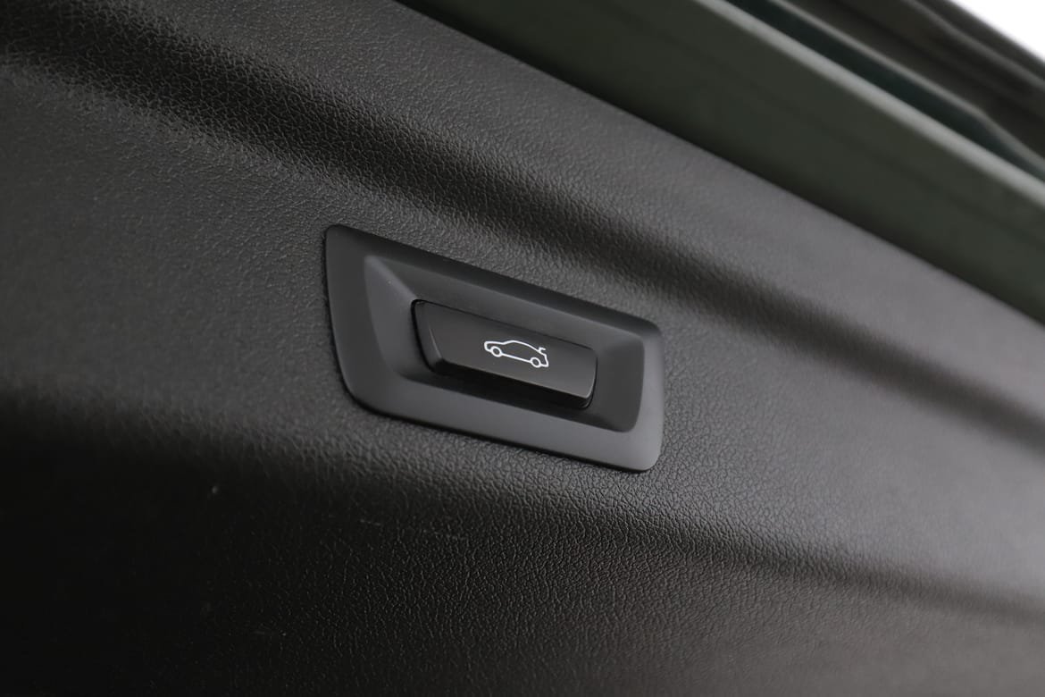 Vehicle Image 32