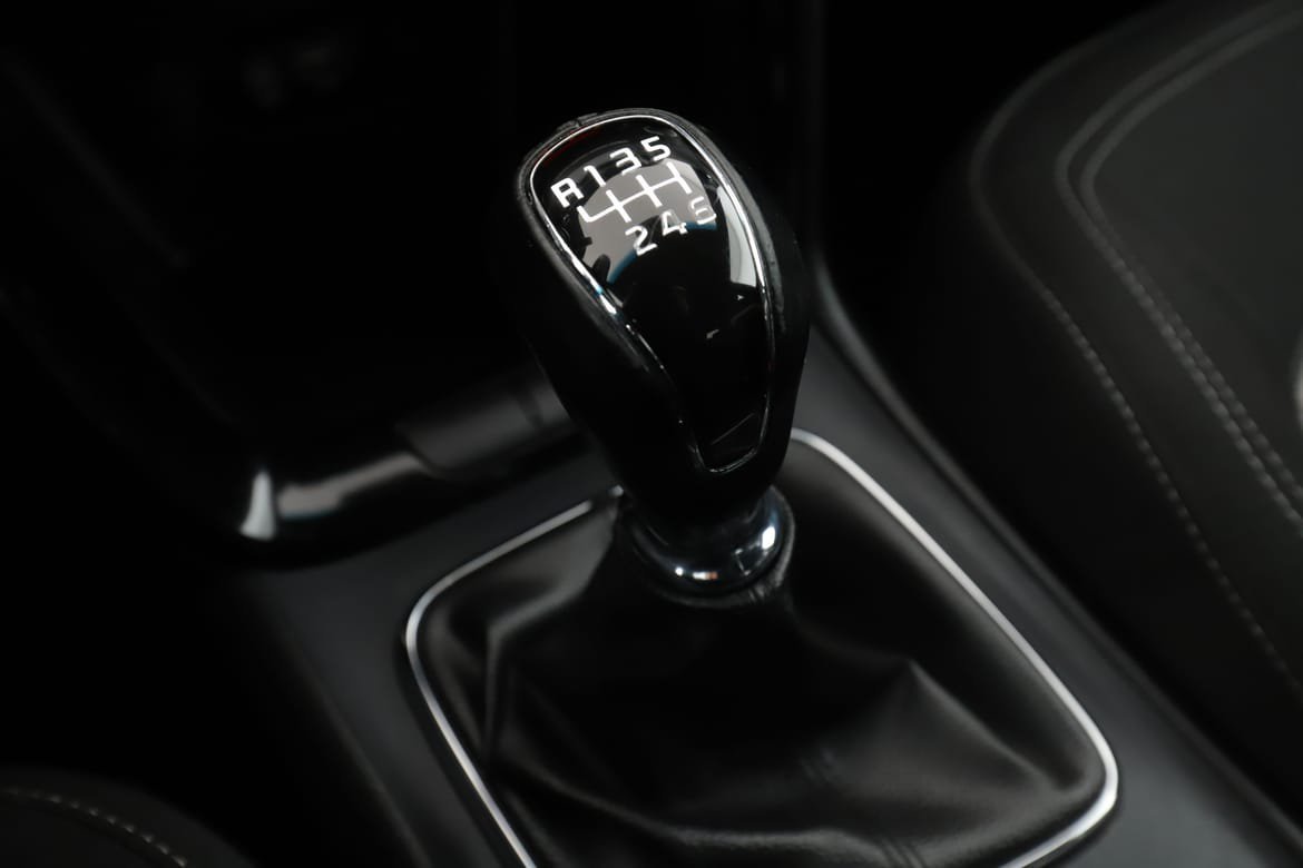 Vehicle Image 25
