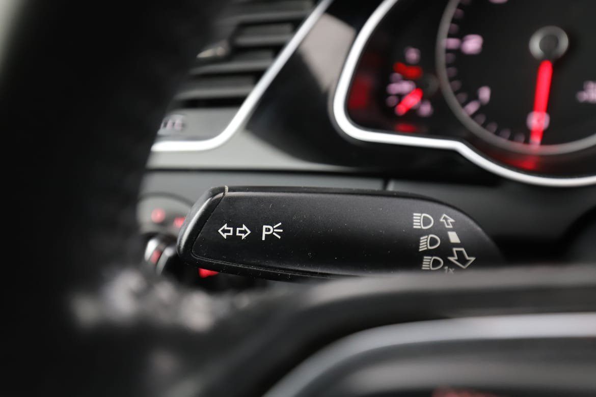 Vehicle Image 32