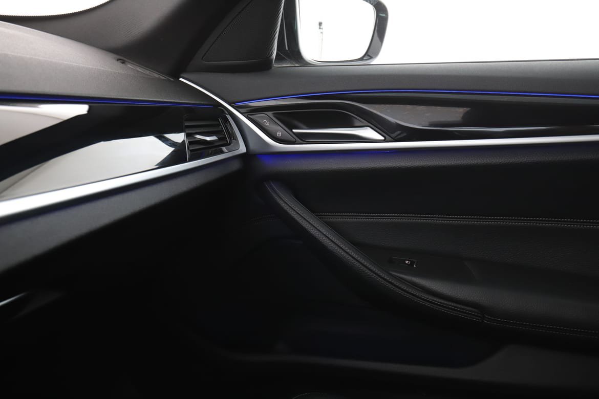 Vehicle Image 32
