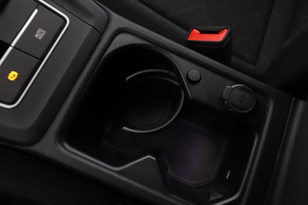 Vehicle Image 25