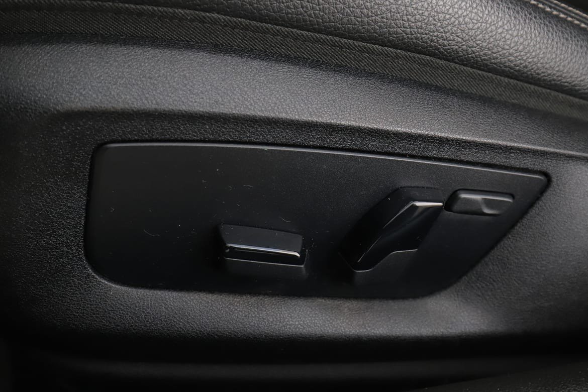 Vehicle Image 38