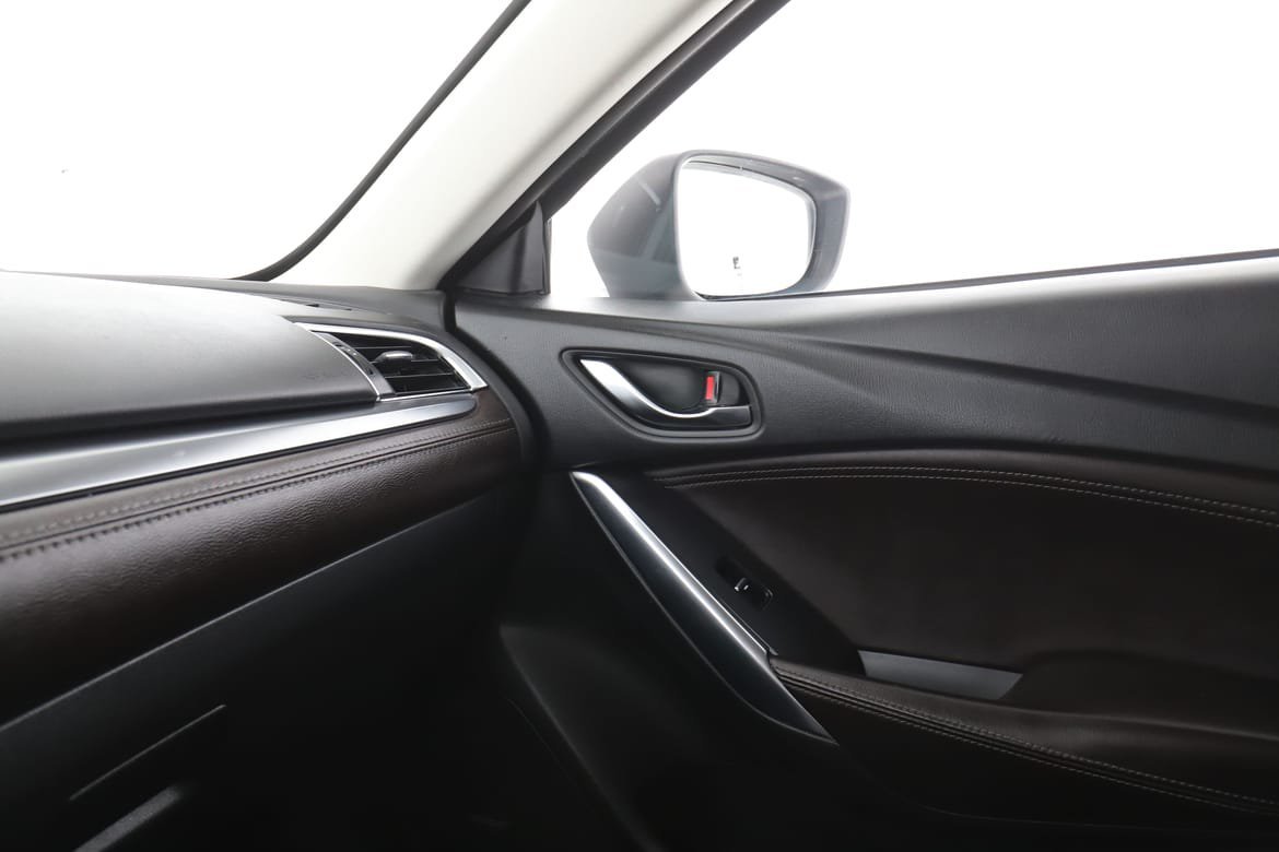 Vehicle Image 35