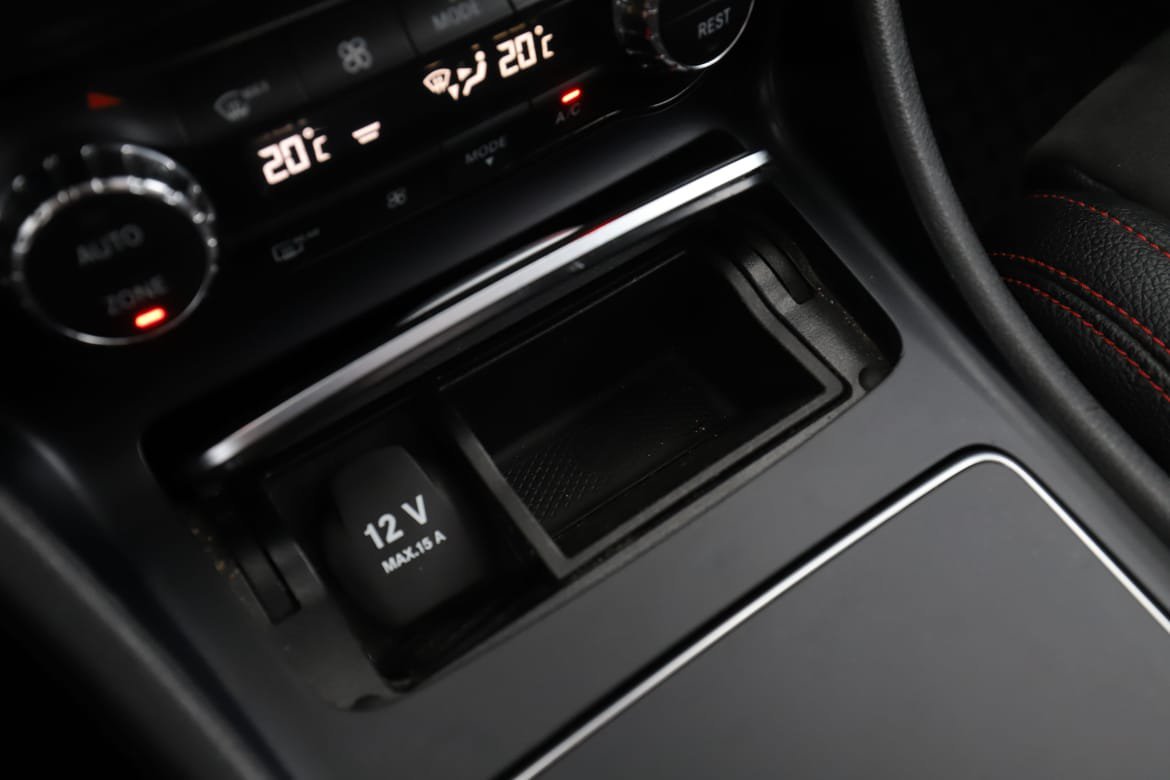 Vehicle Image 32