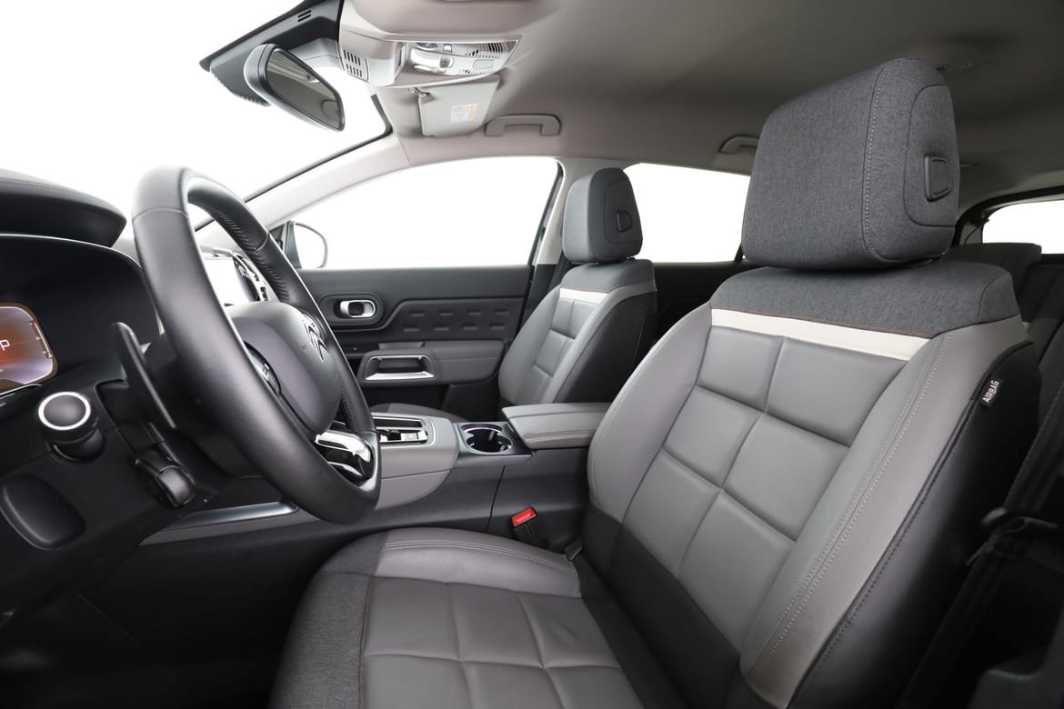 Vehicle Image 11