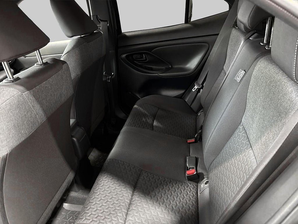 Vehicle Image 11