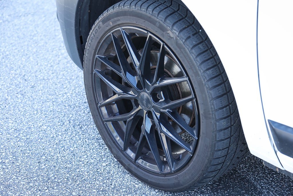 Vehicle Image 14