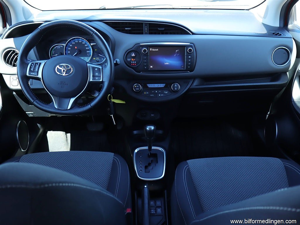 Vehicle Image 6