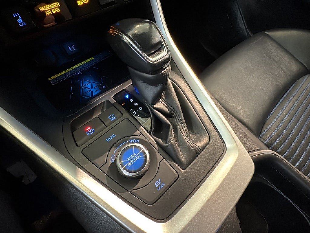 Vehicle Image 12