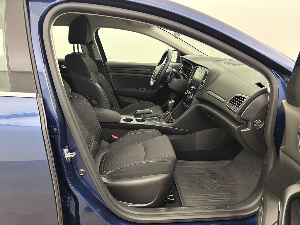 Vehicle Image 23