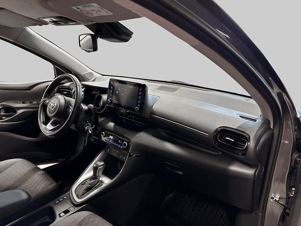 Vehicle Image 10