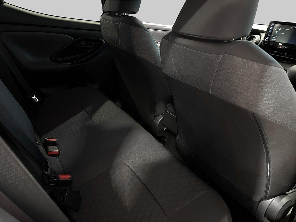 Vehicle Image 11