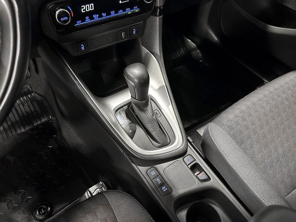Vehicle Image 18