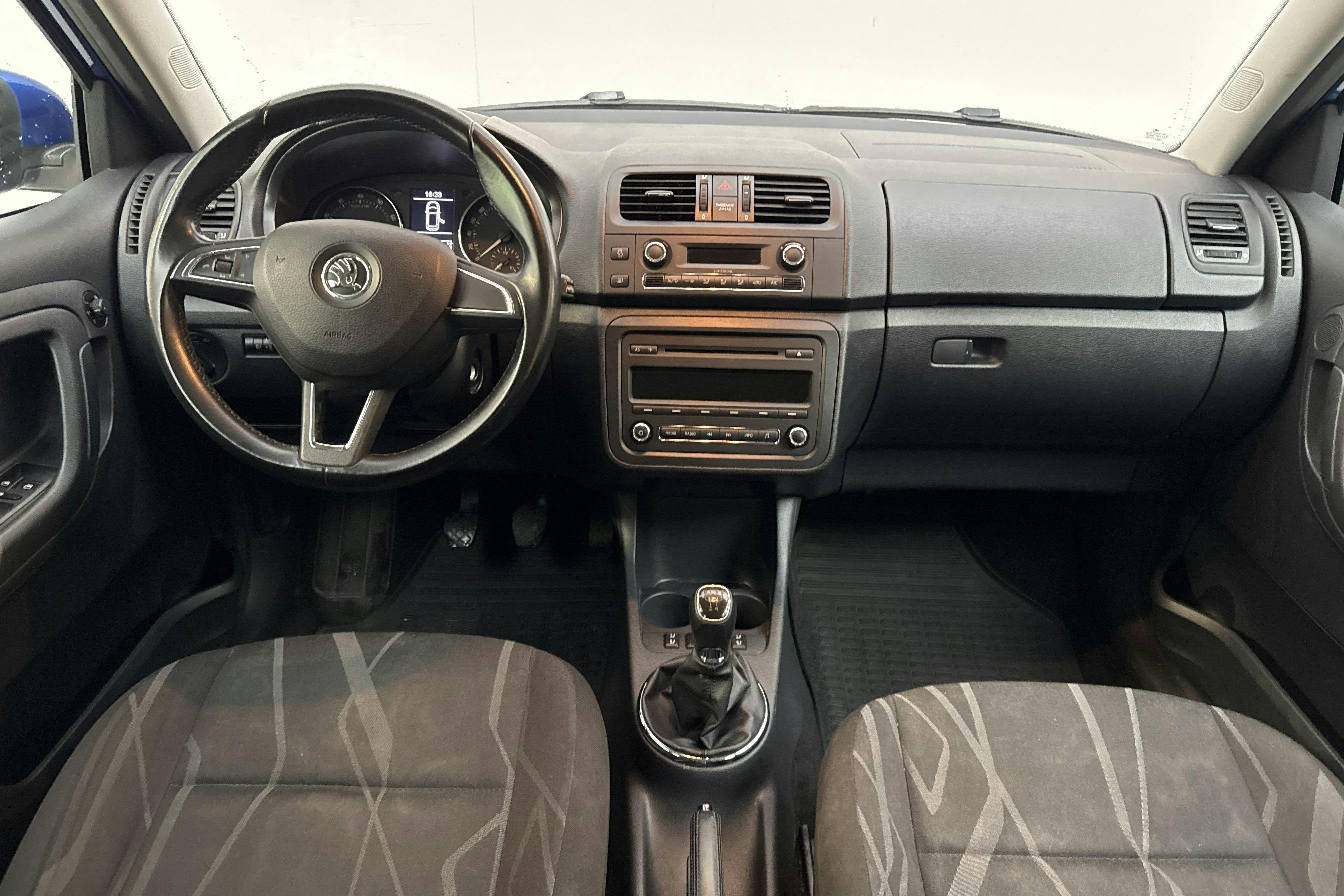 Vehicle Image 6