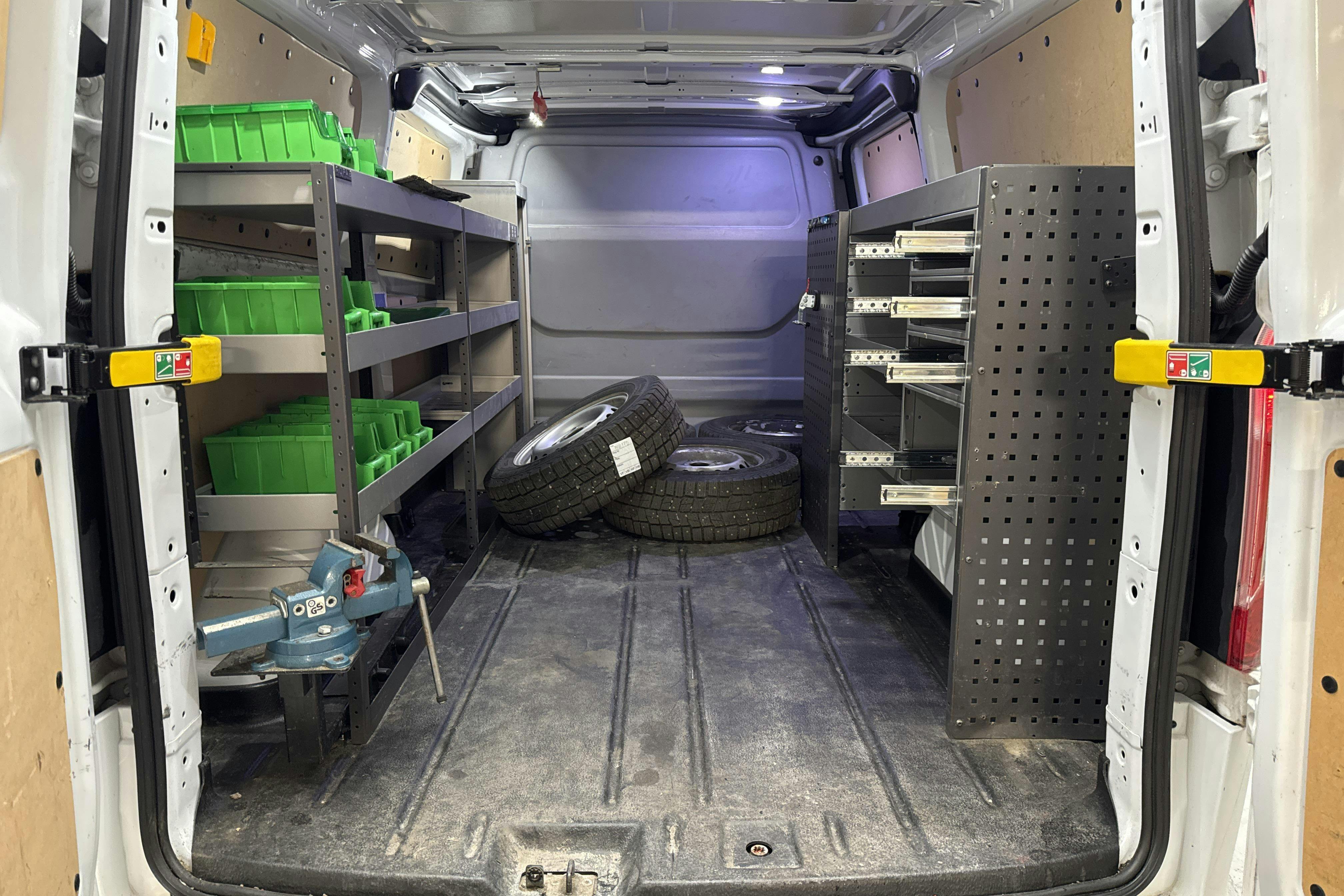 Vehicle Image 8
