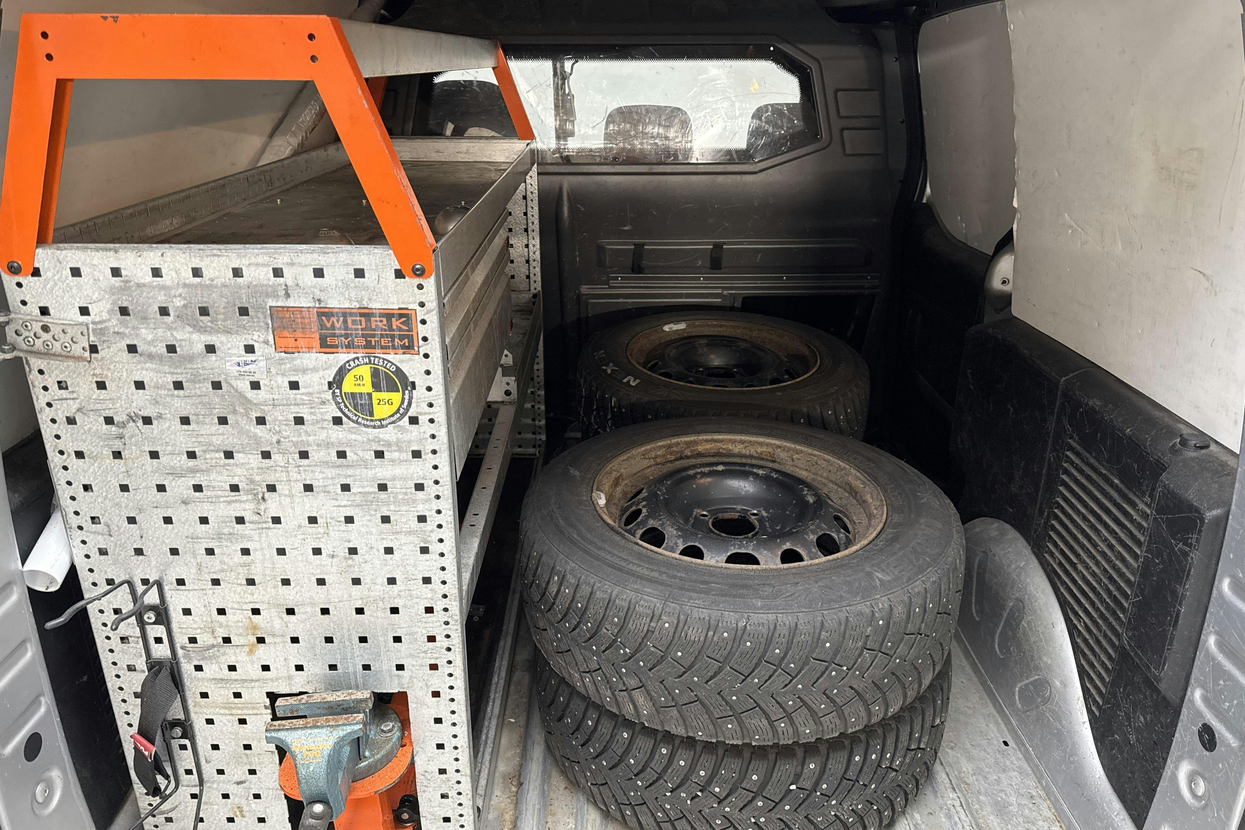 Vehicle Image 8