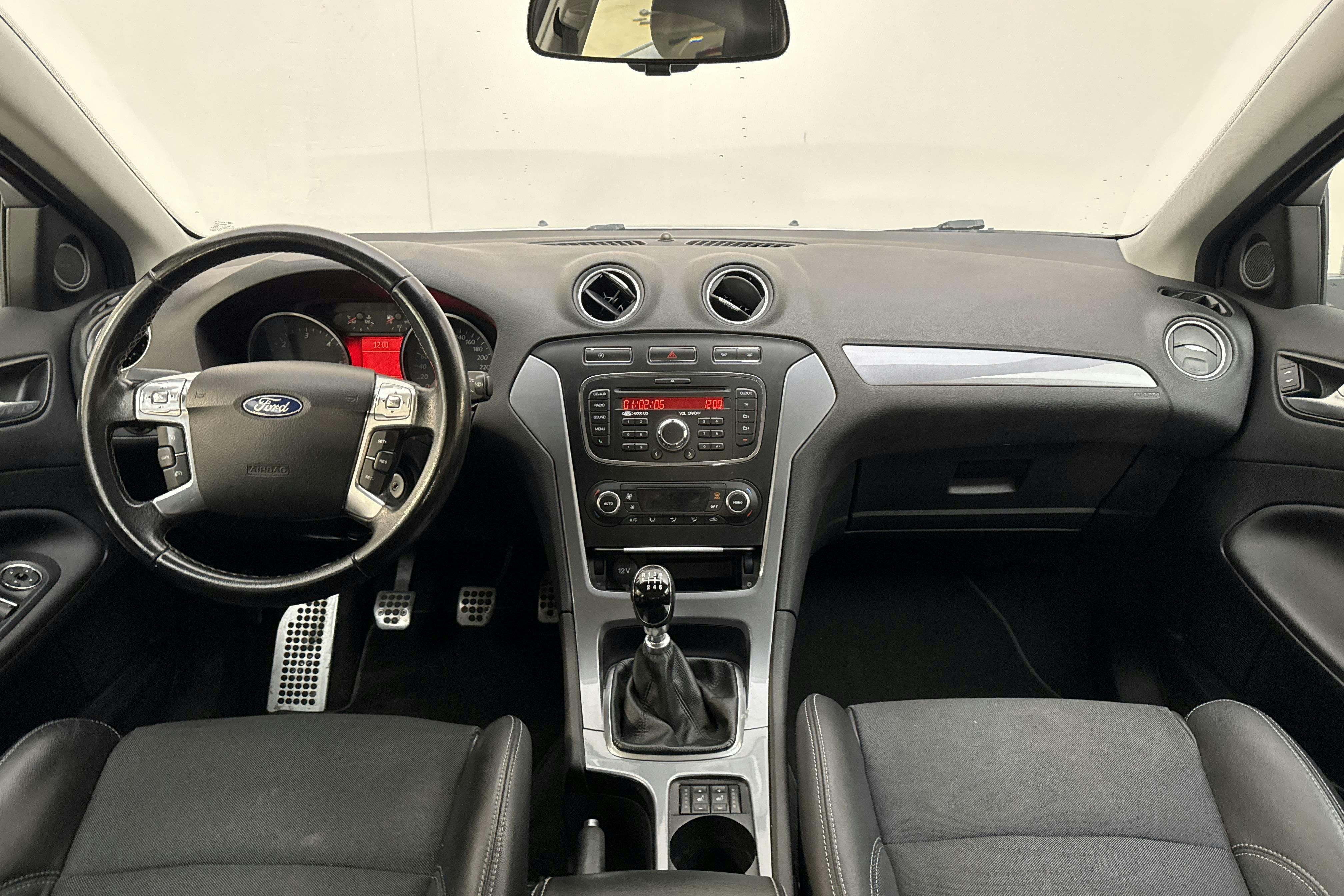 Vehicle Image 6