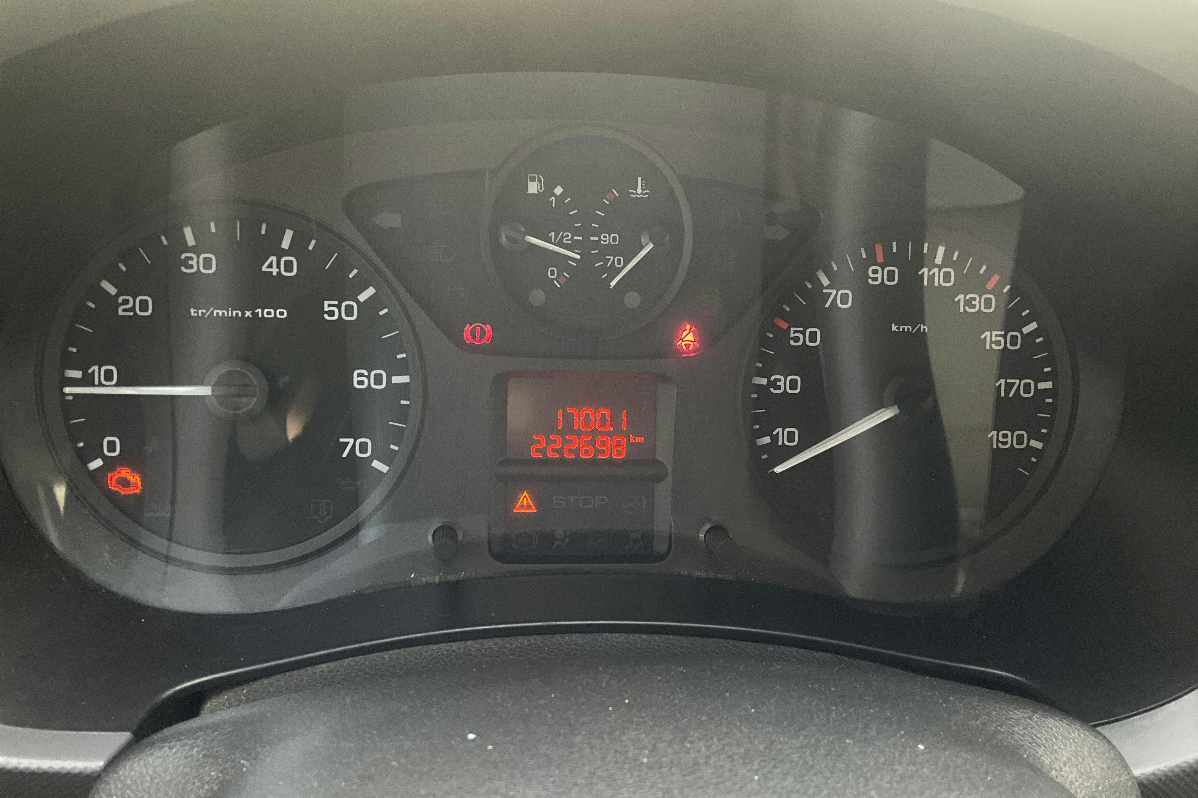 Vehicle Image 9