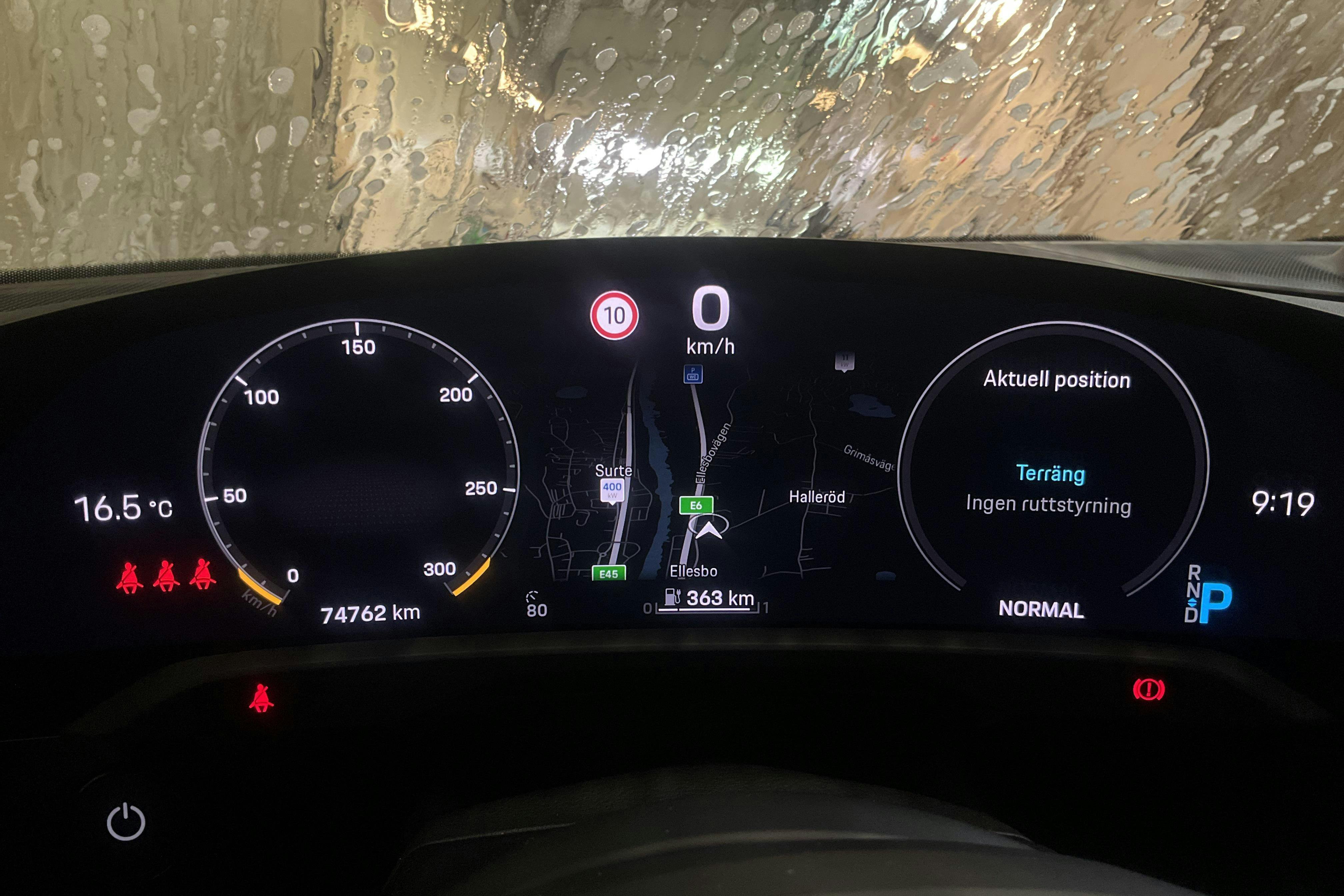 Vehicle Image 10