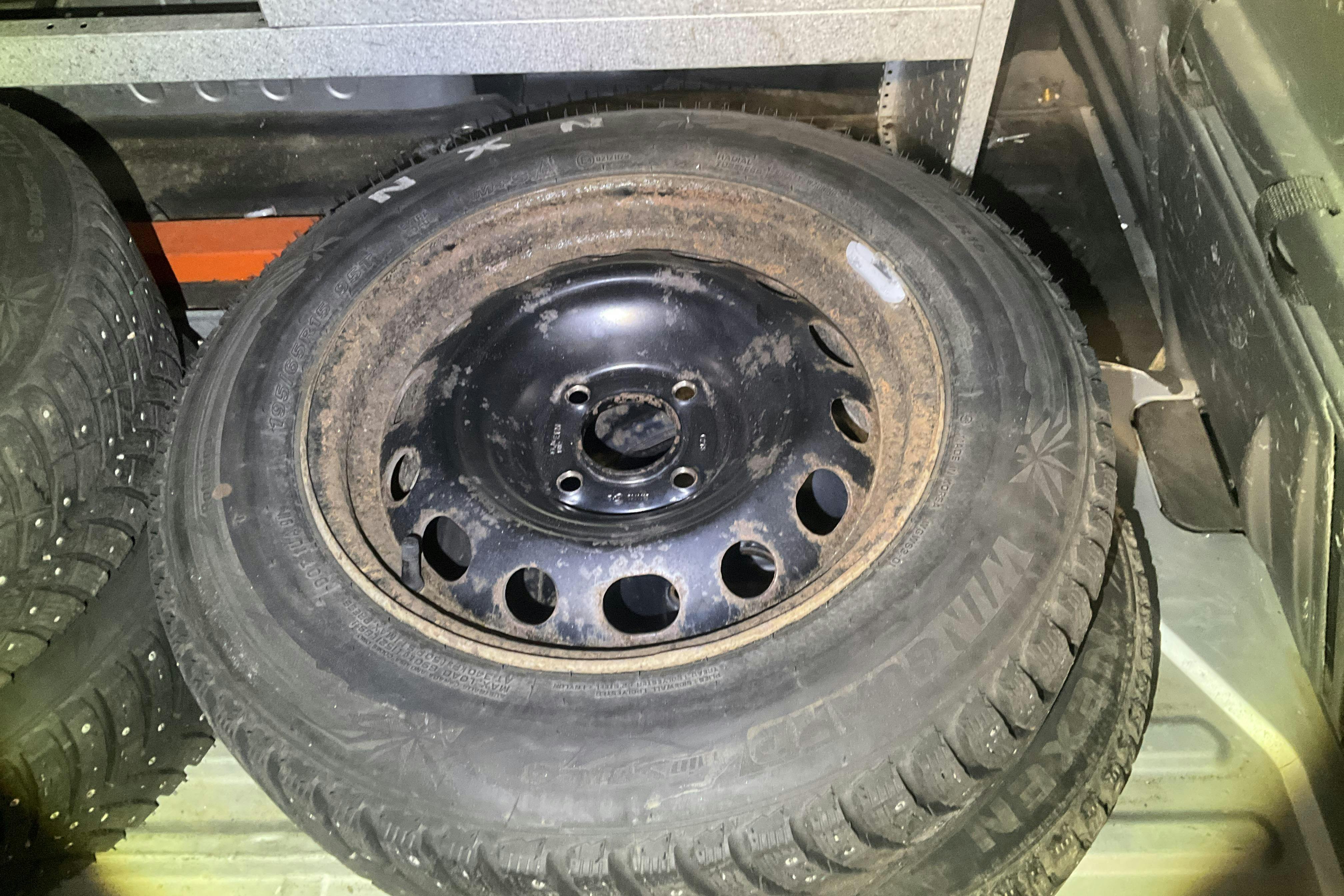 Vehicle Image 10