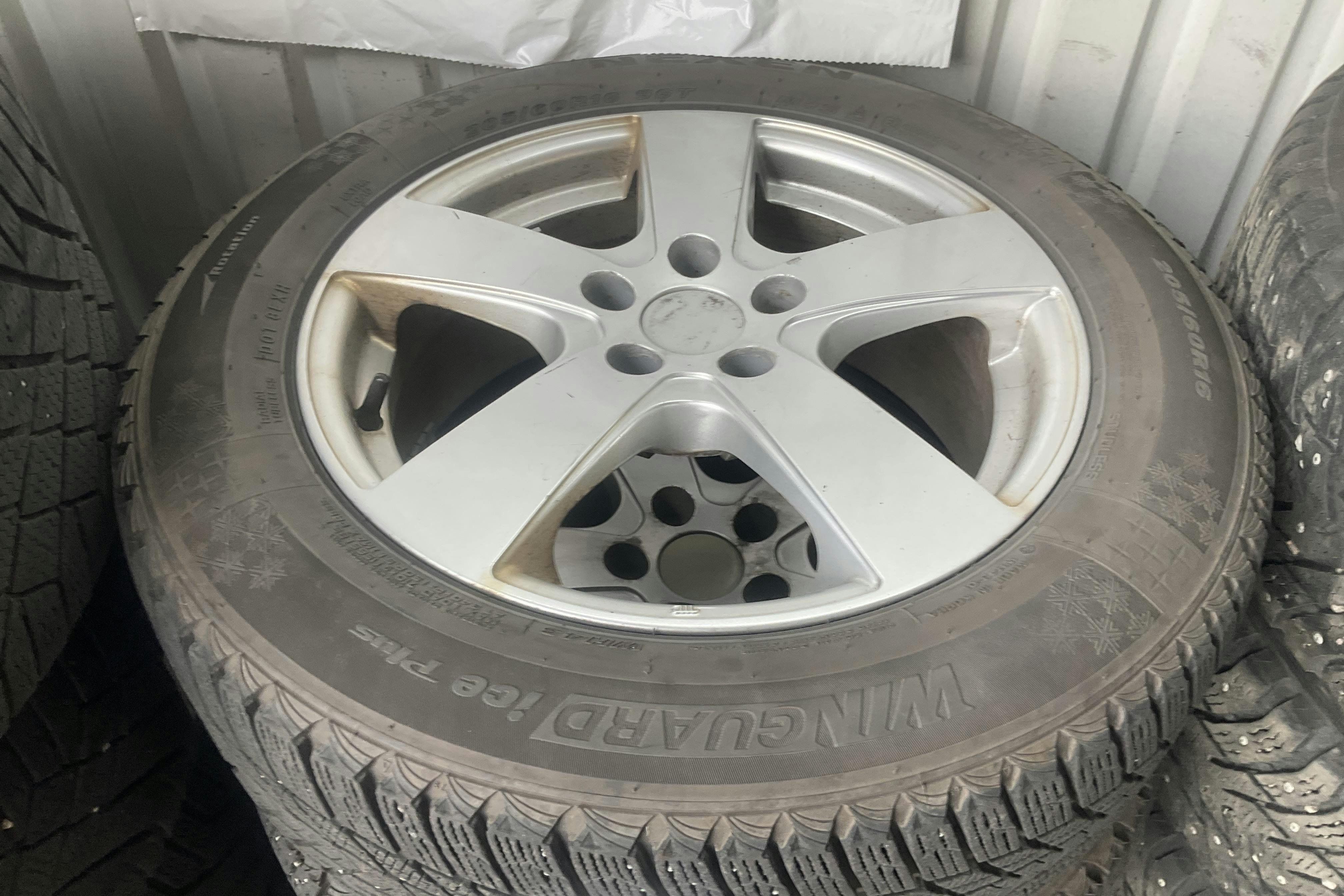 Vehicle Image 11