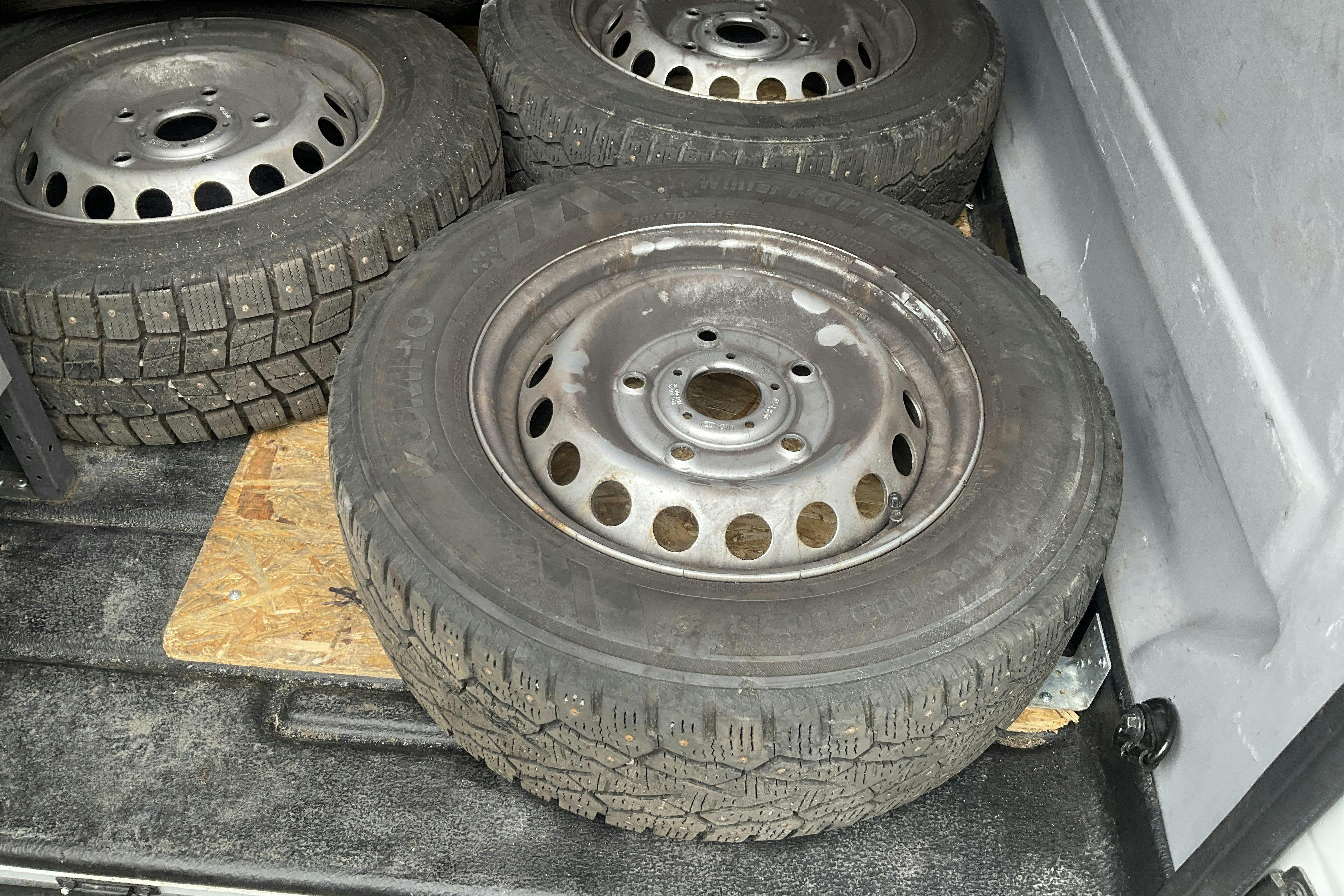 Vehicle Image 11