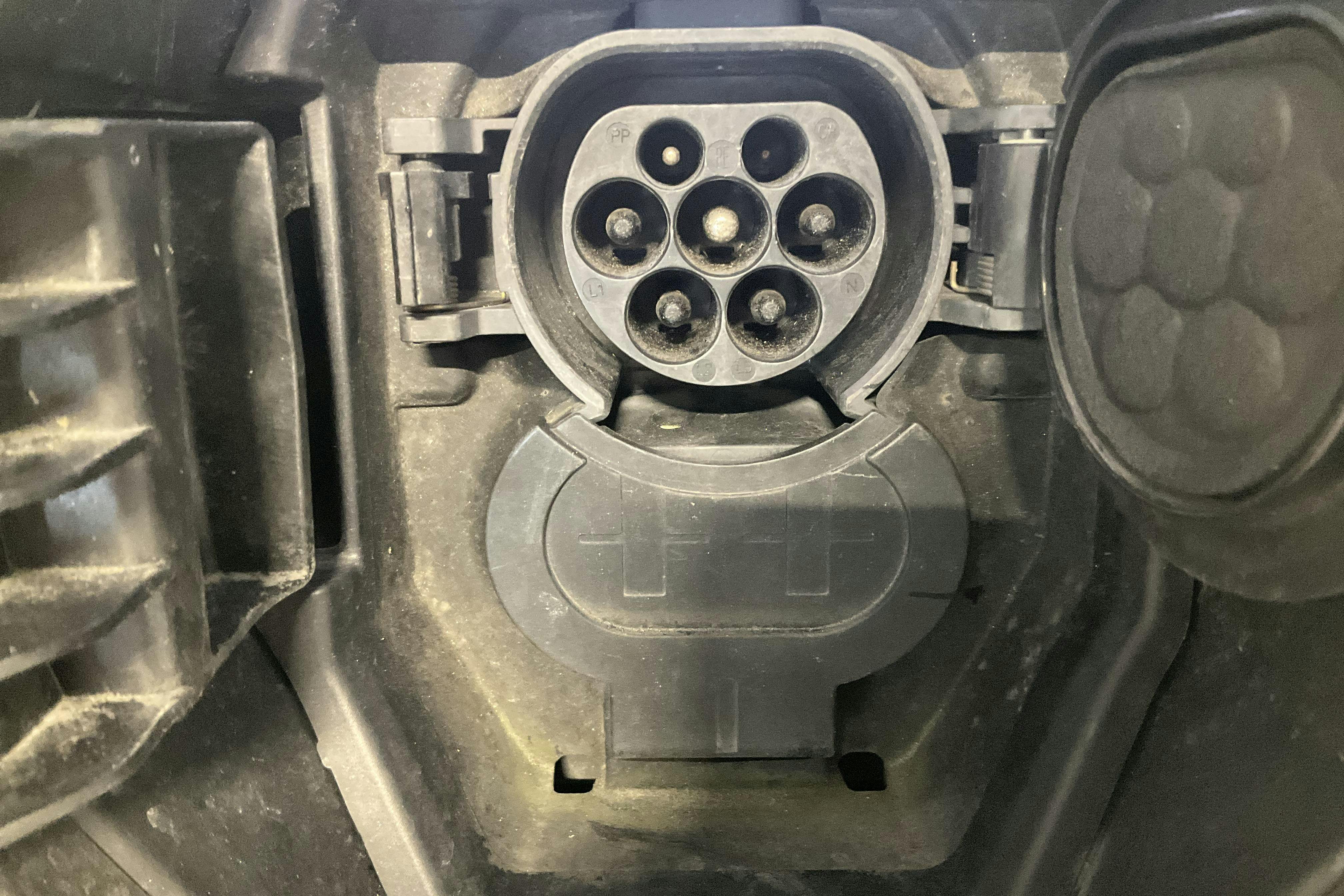 Vehicle Image 12