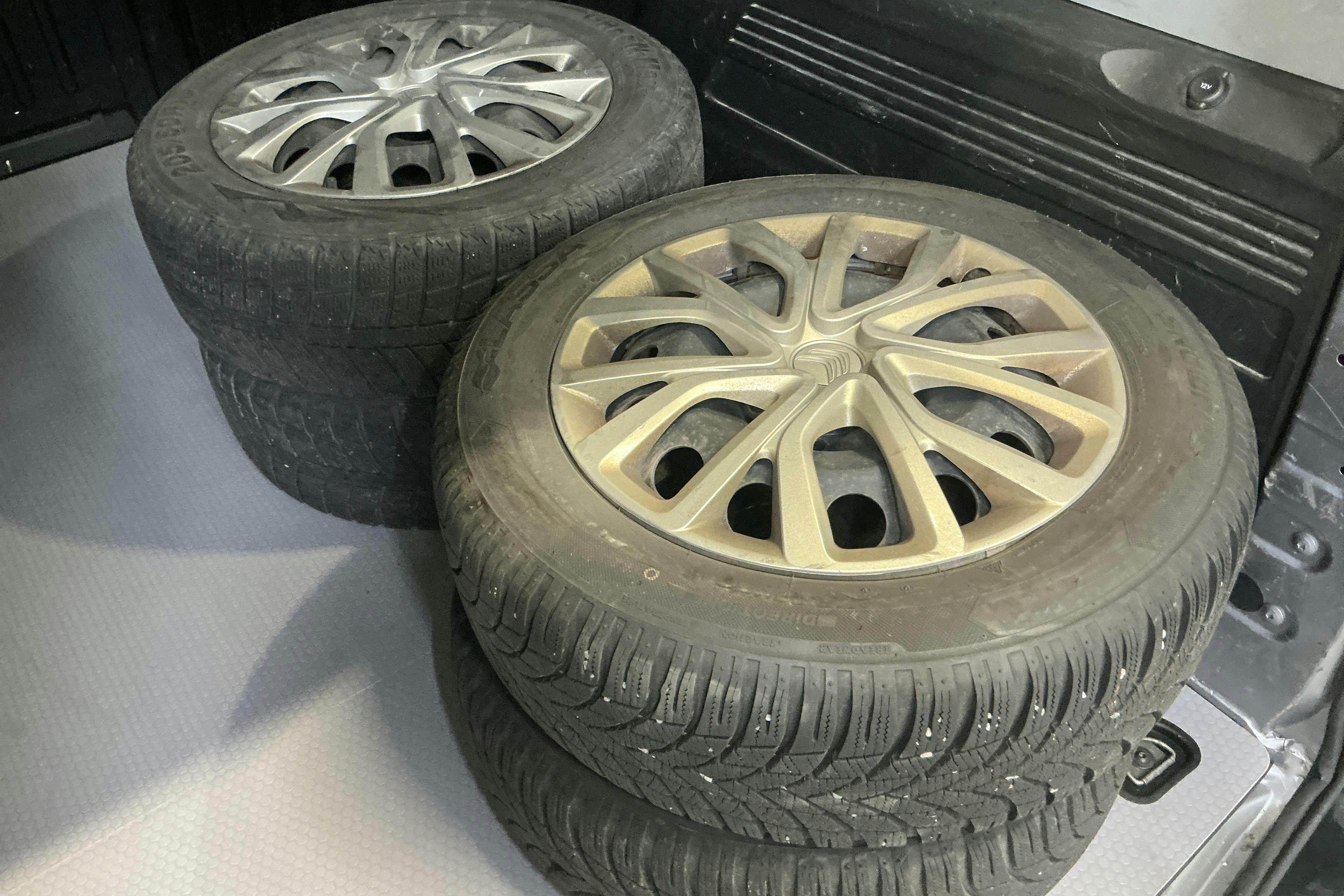 Vehicle Image 12