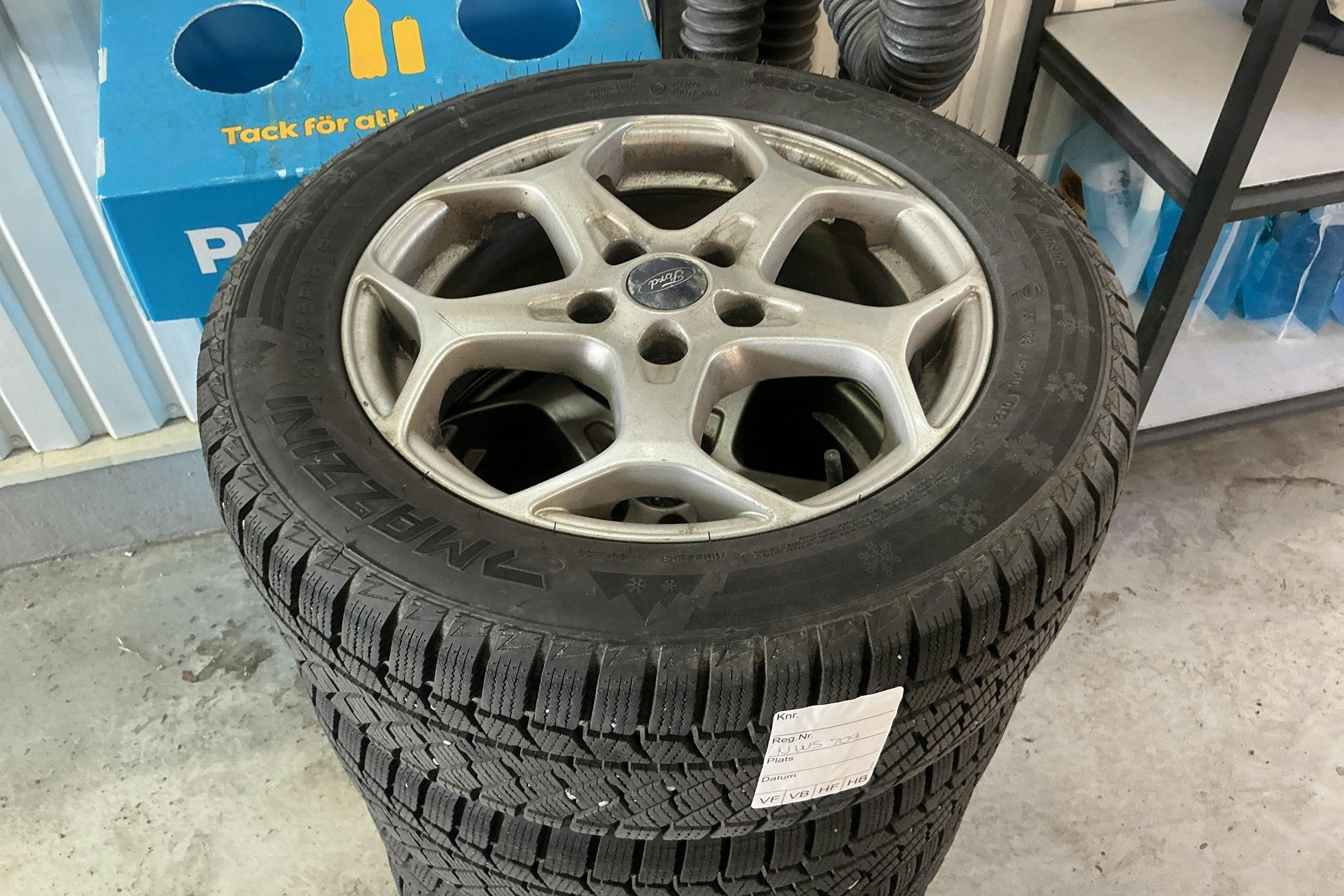 Vehicle Image 11