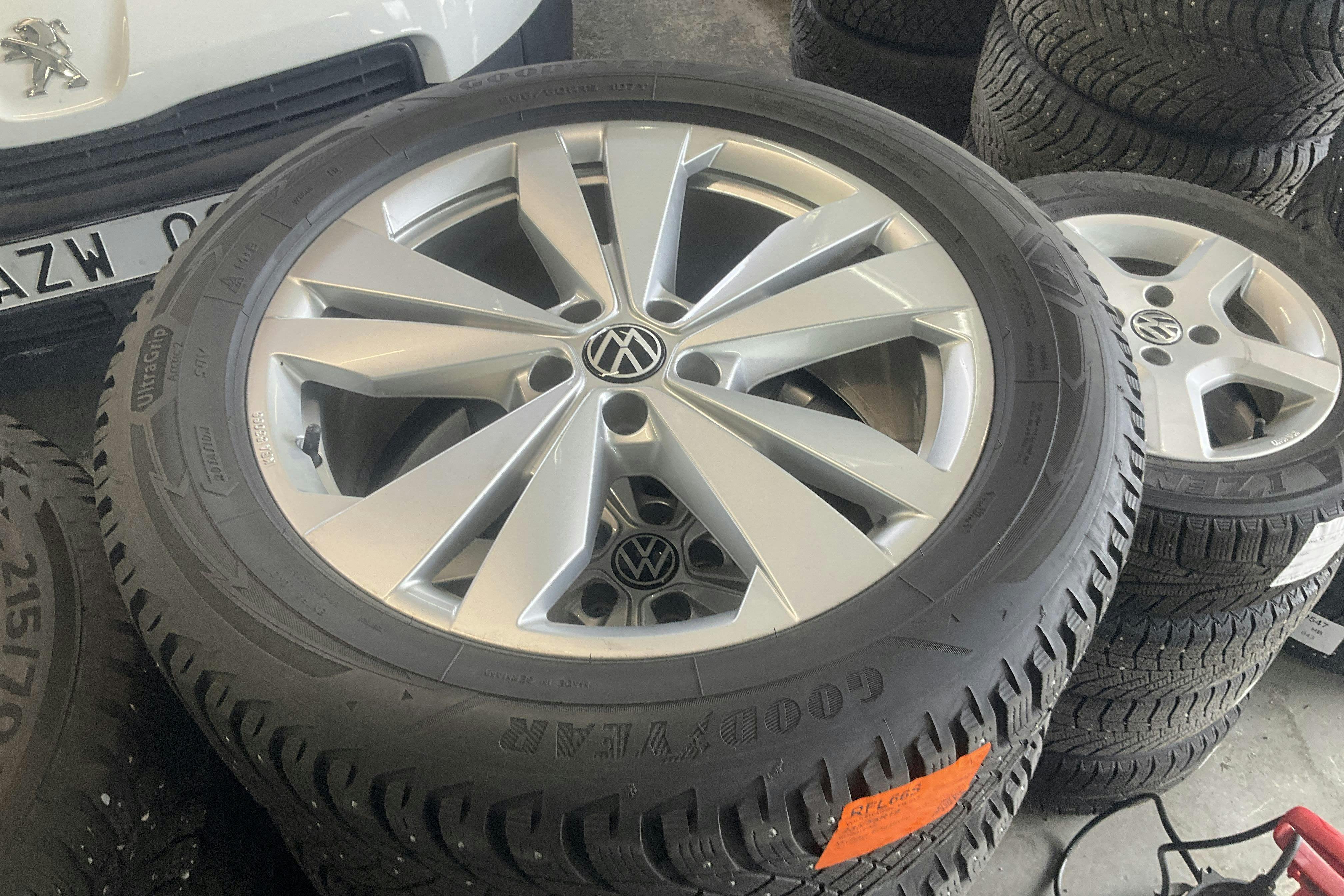Vehicle Image 14